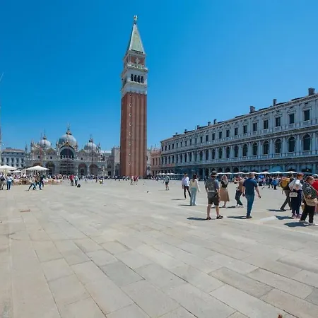 Ca' San Marco, Literally 20 Meters From San Marco Square! Appartamento *