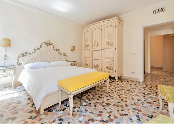 アパート Ca' San Marco, Literally 20 Meters From San Marco Square! *